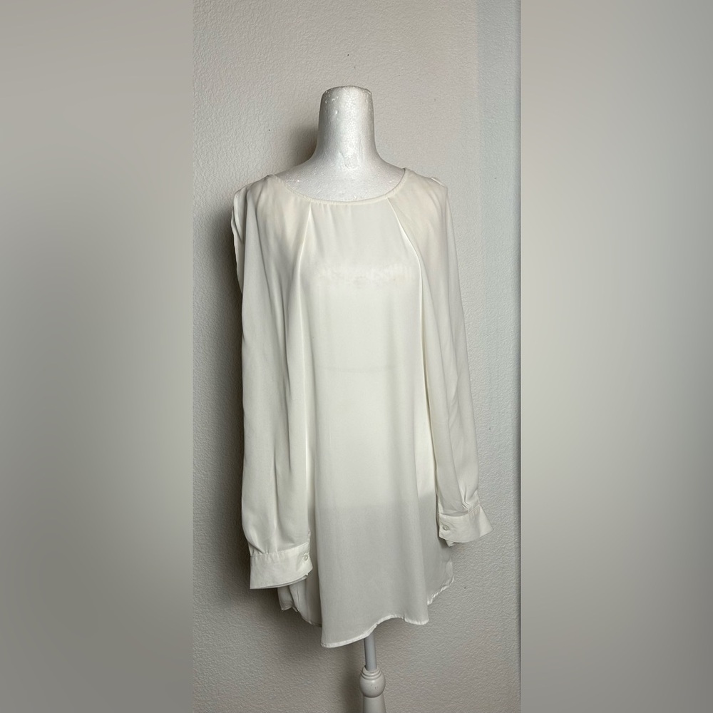 NEW MIILLA Elegant Women's Cream Blouse SIZE M